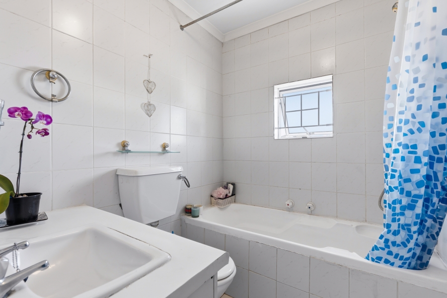3 Bedroom Property for Sale in Pinelands Western Cape
